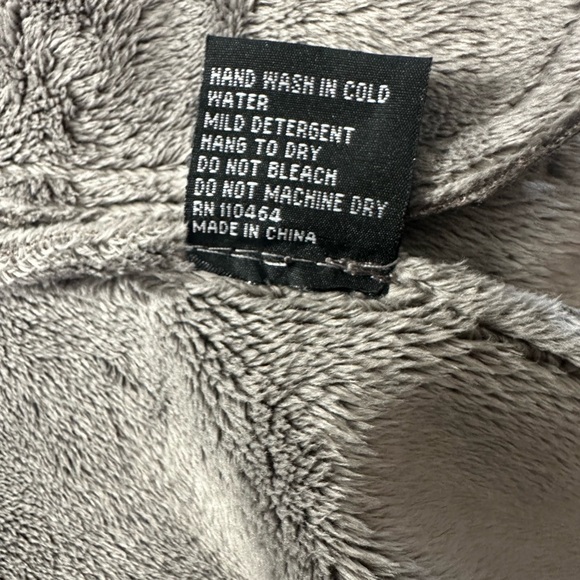 MontanaCo warm jacket. Never worn. Super soft. From OVERLAND Sheepskin Co - Picture 9 of 16